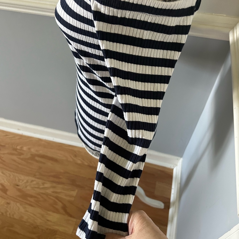 Excellent Used Condition GUESS Striped Off Shoulder Top Size Page - Picture 2 of 5